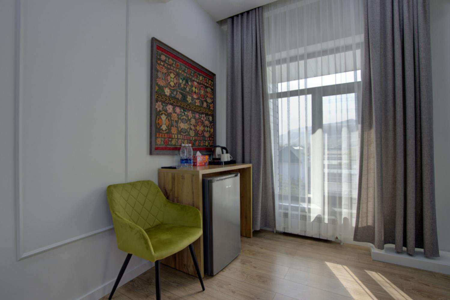 Aisha Hotel Bishkek Ngoại thất bức ảnh