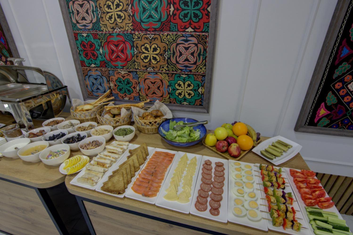 Aisha Hotel Bishkek Ngoại thất bức ảnh