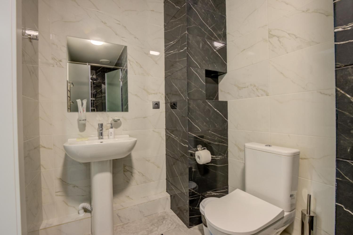 Aisha Hotel Bishkek Ngoại thất bức ảnh