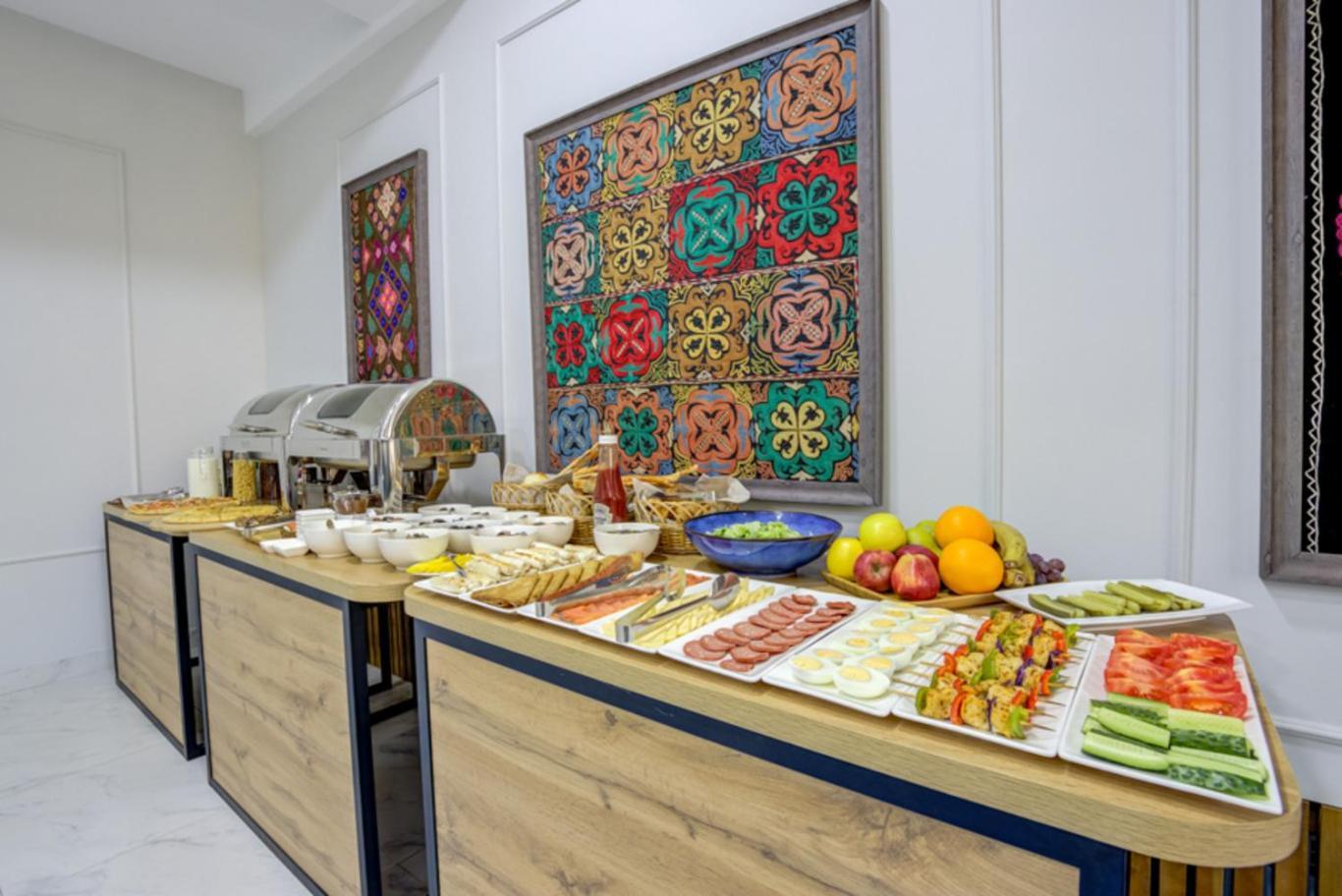 Aisha Hotel Bishkek Ngoại thất bức ảnh